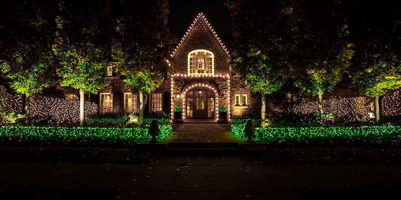 Highland Park district private house in Christmas lights<br />
