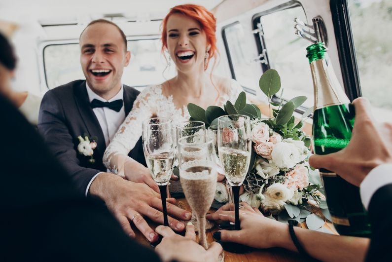 Reasons to Choose a Limousine for Your Wedding: Cowboys Limousine’s Guide to Fall “I Do’s” in Dallas–Fort Worth